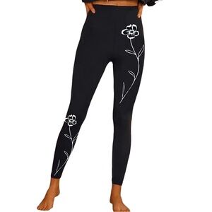 NWT Black Floral Leggings Stretchy Yoga Super Soft Cozy Size S